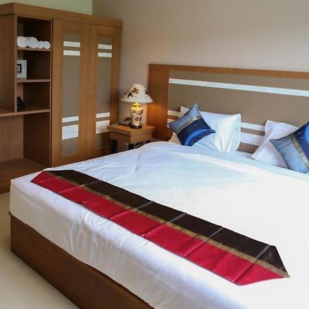 Patong V Hotel Екстериор снимка