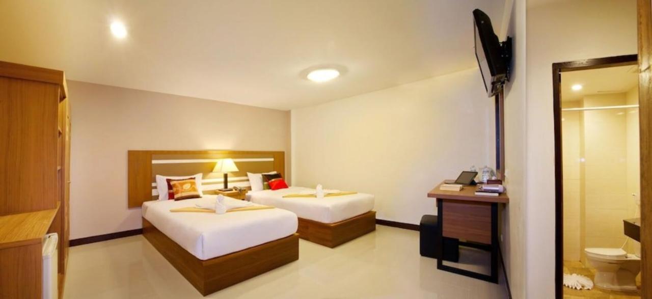 Patong V Hotel Екстериор снимка