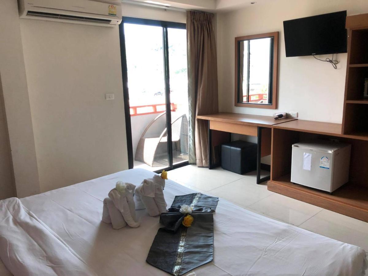 Patong V Hotel Екстериор снимка