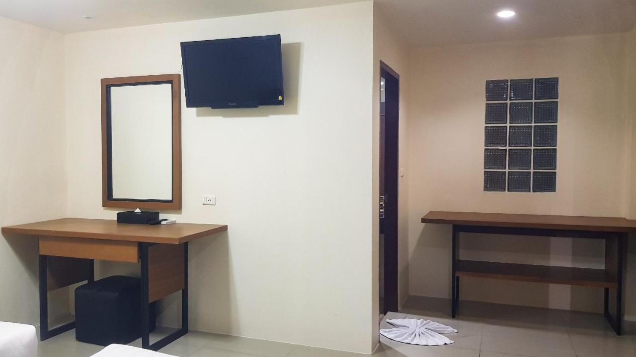 Patong V Hotel Екстериор снимка