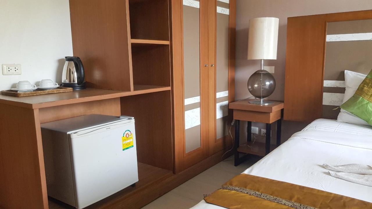 Patong V Hotel Екстериор снимка